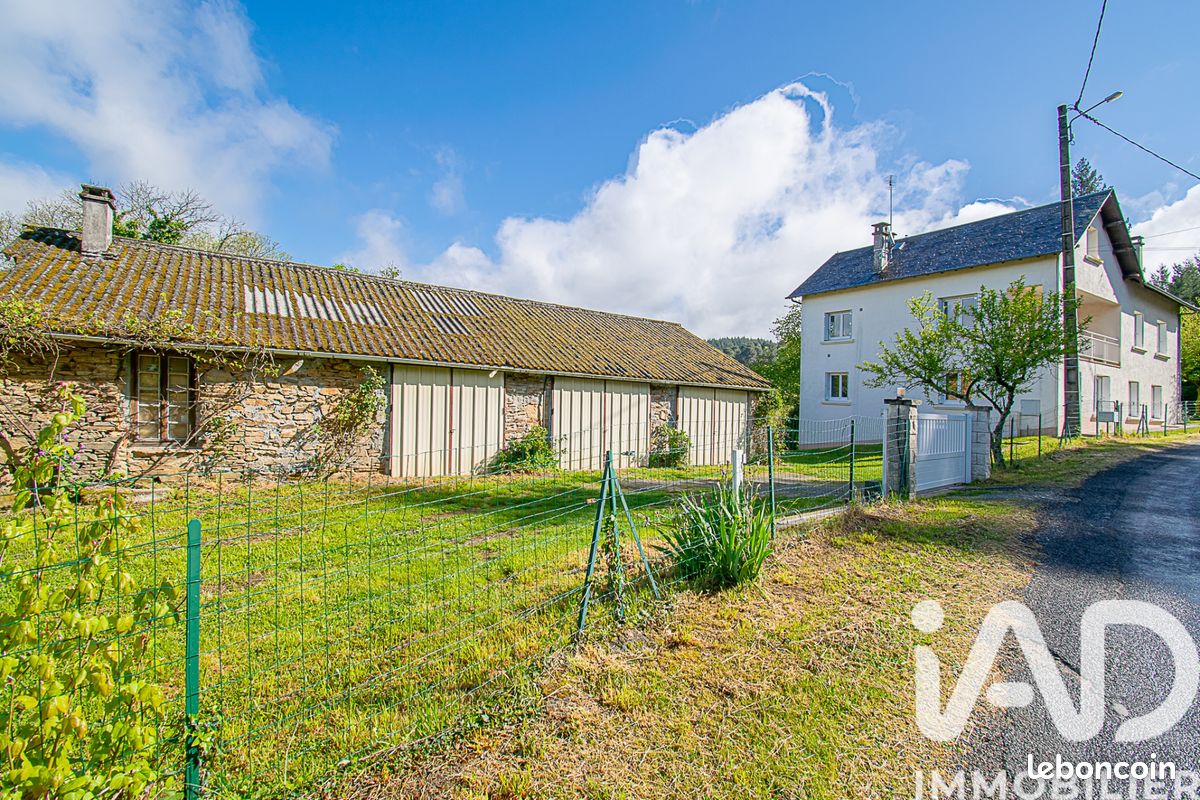 Maison 6 pièces 141 m² · à Saint-Hilaire-Peyroux · 141 m² · 164 500 €