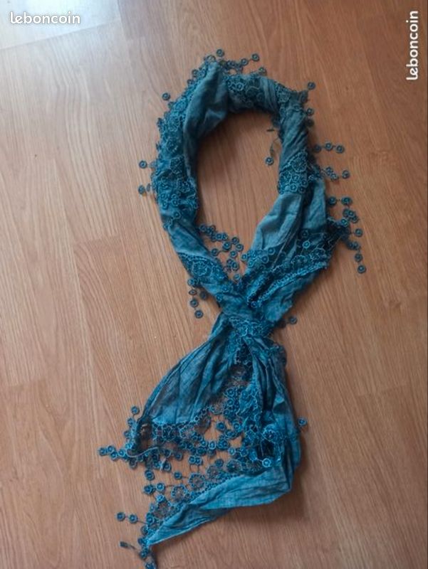 Foulard bleu (image 1)