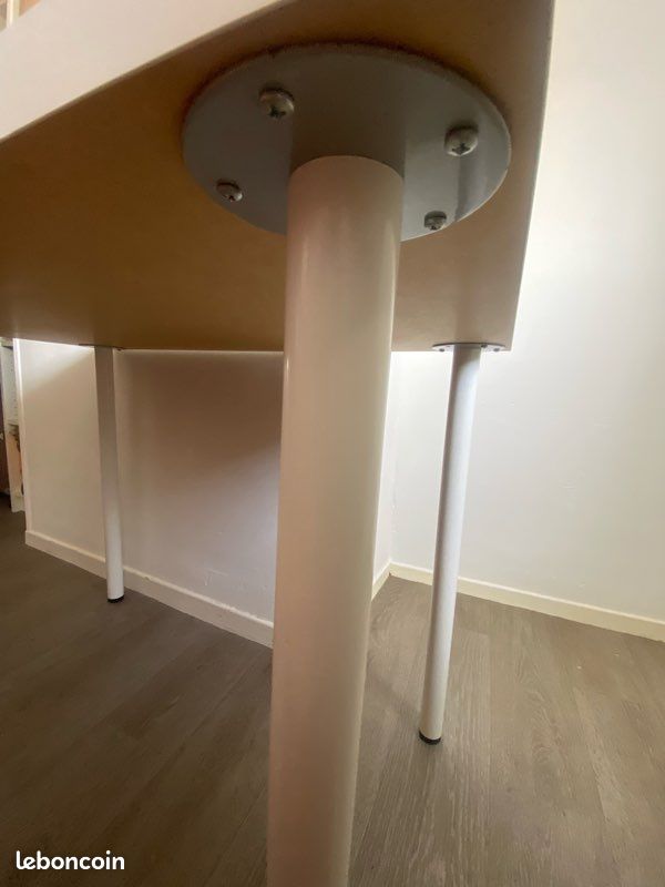 Table IKEA (image 2)