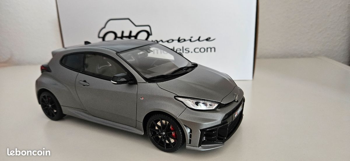 Modèle réduit Toyota Yaris Gr Precious Metal 2024 1/18