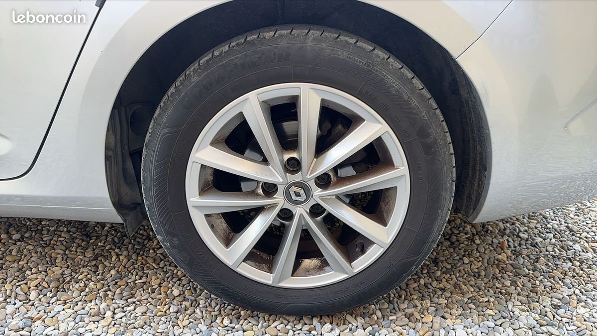 Renault Mégane Estate IV 1.5 Blue dCi 115 Business (image 19)