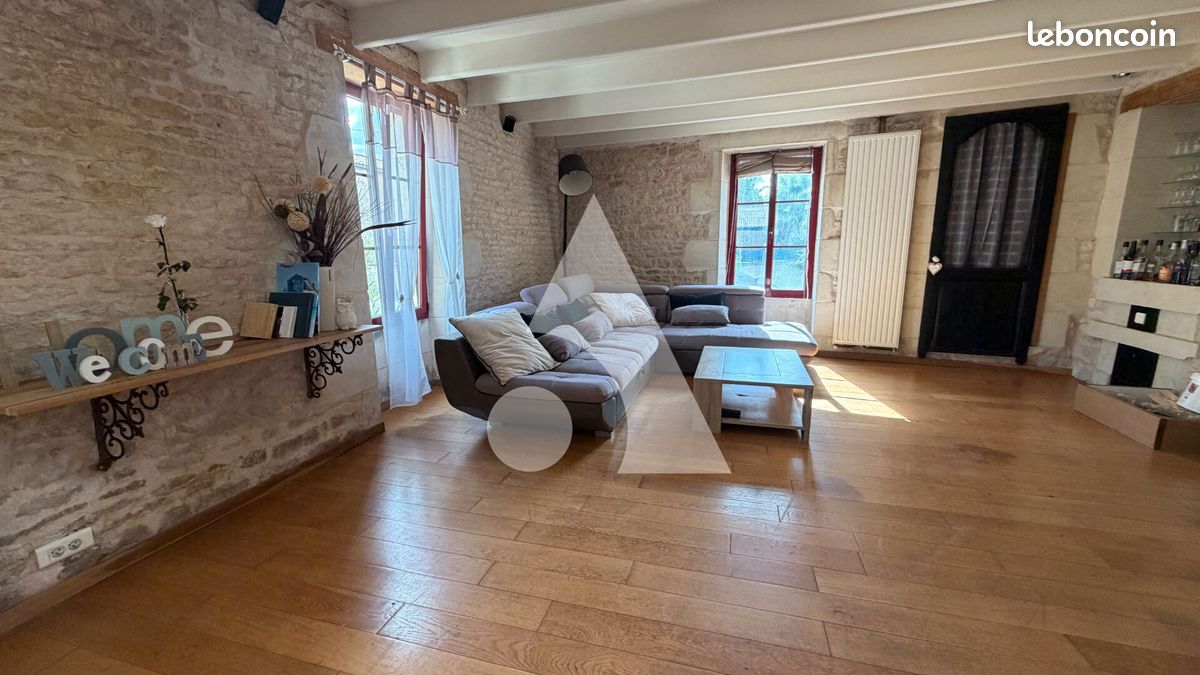 Maison 9 pièces 240 m² · à Villiers-en-Plaine · 240 m² · 270 000 €