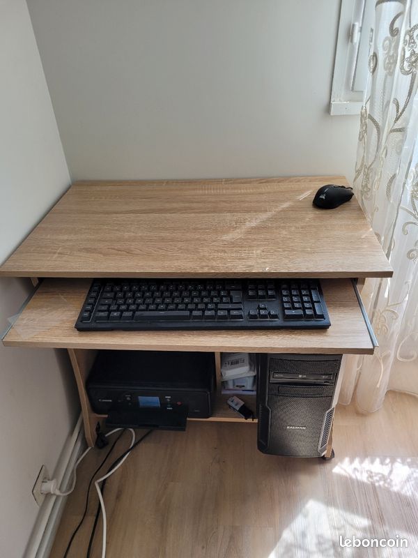 Bureau (image 1)
