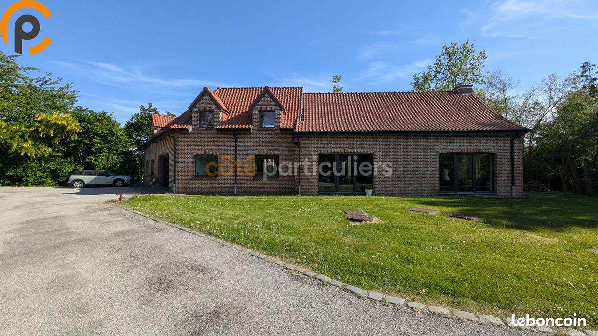 Maison 7 pièces 235 m² · à Villeneuve-d'Ascq · 235 m² · 3 000 €/mois