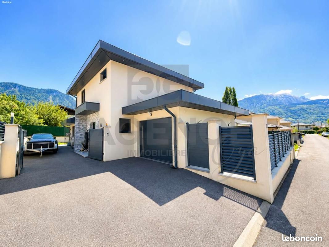 Maison 5 pièces 136 m² · à Cluses · 136 m² · 544 000 €