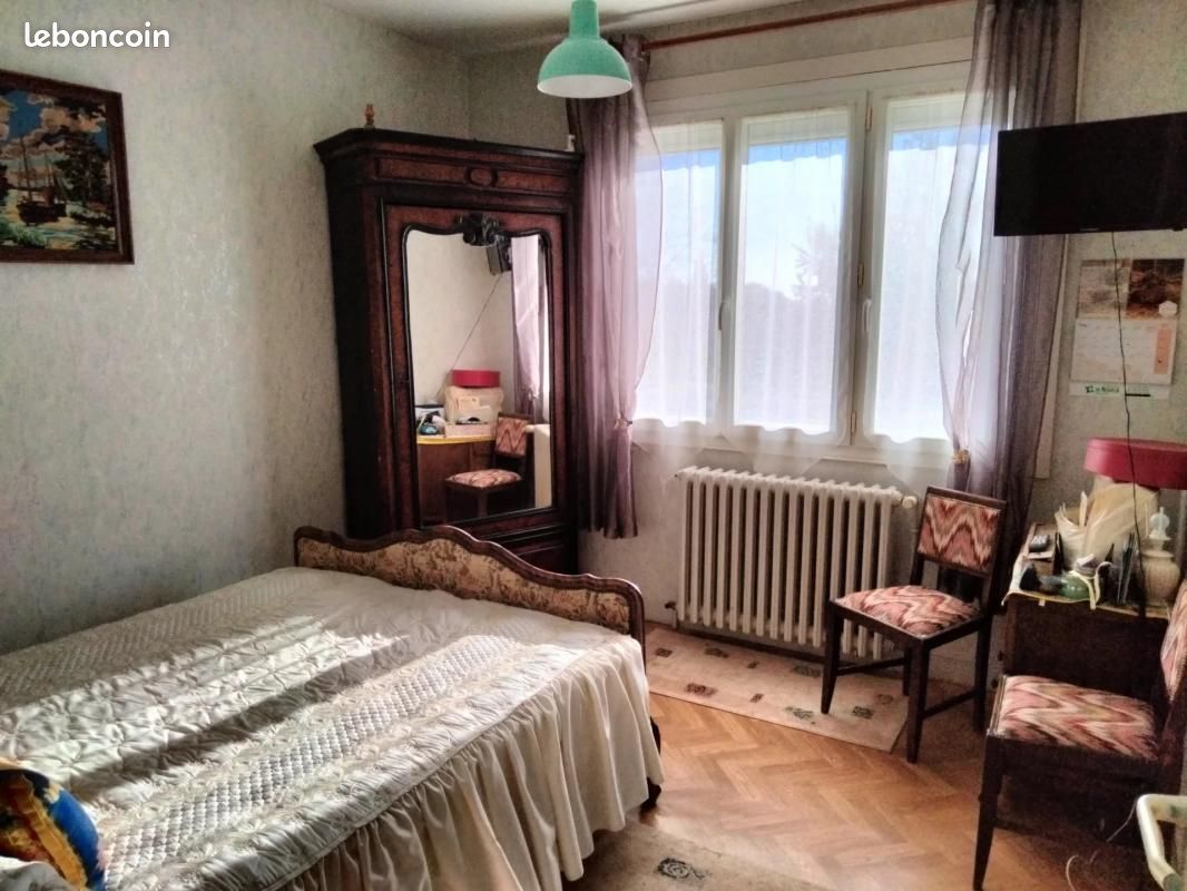 Maison 6 pièces 140 m² - Neuville-de-Poitou 86170 (image principale 12)