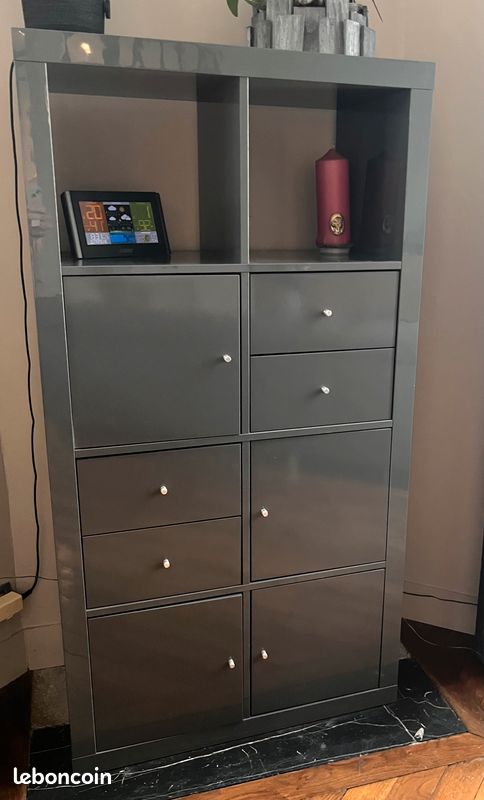 IKEA Kallax 8 cases - laqué gris - Excellent état (image 2)