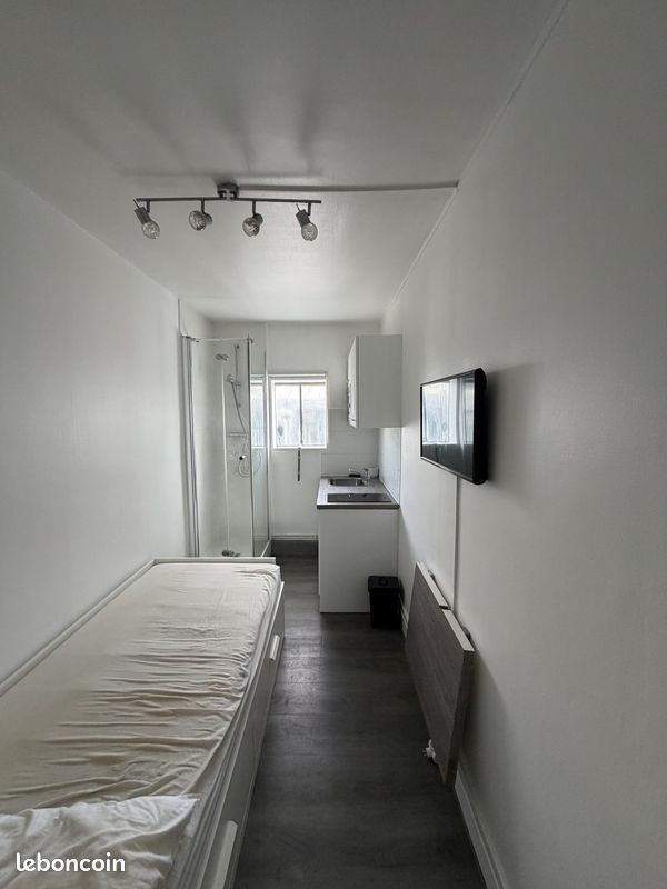 Appartement 1 pièce 10 m² · à Paris 17ème Arrondissement · 10,1 m² · 520 €/mois