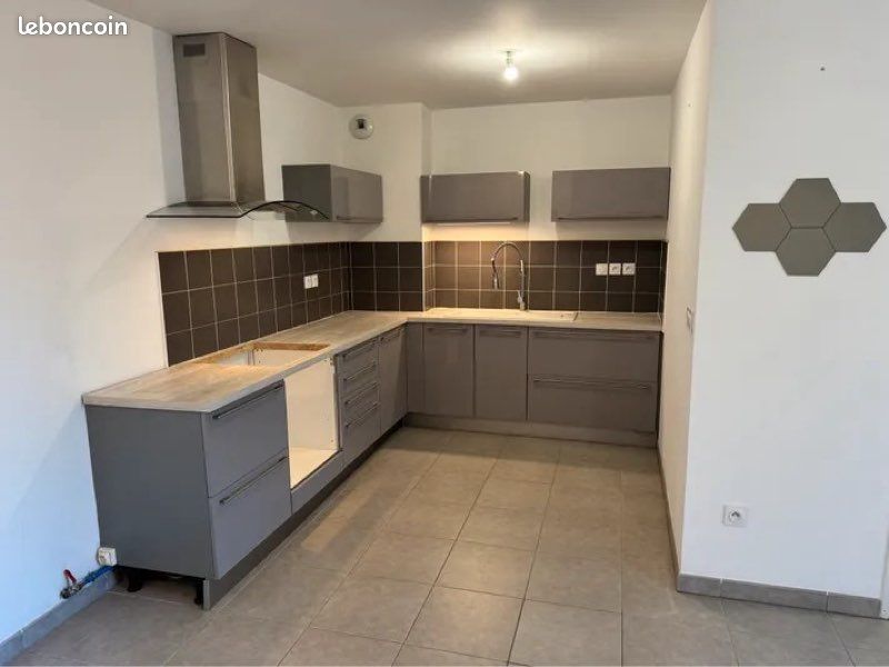 Appartement 3 pièces 63 m² · à Martigues · 63 m² · 1 080 €