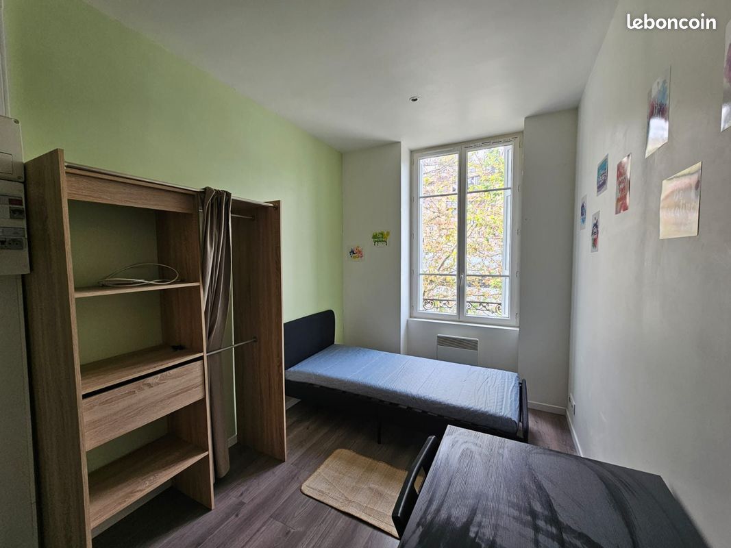 Appartement 1 pièce 20 m² · à Saint-Étienne · 20 m² · 330 €