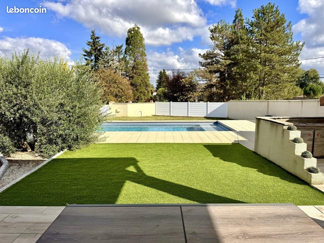 Maison 6 pièces 136 m² · à Saint-Marcellin-en-Forez · 136 m² · 409 000 €