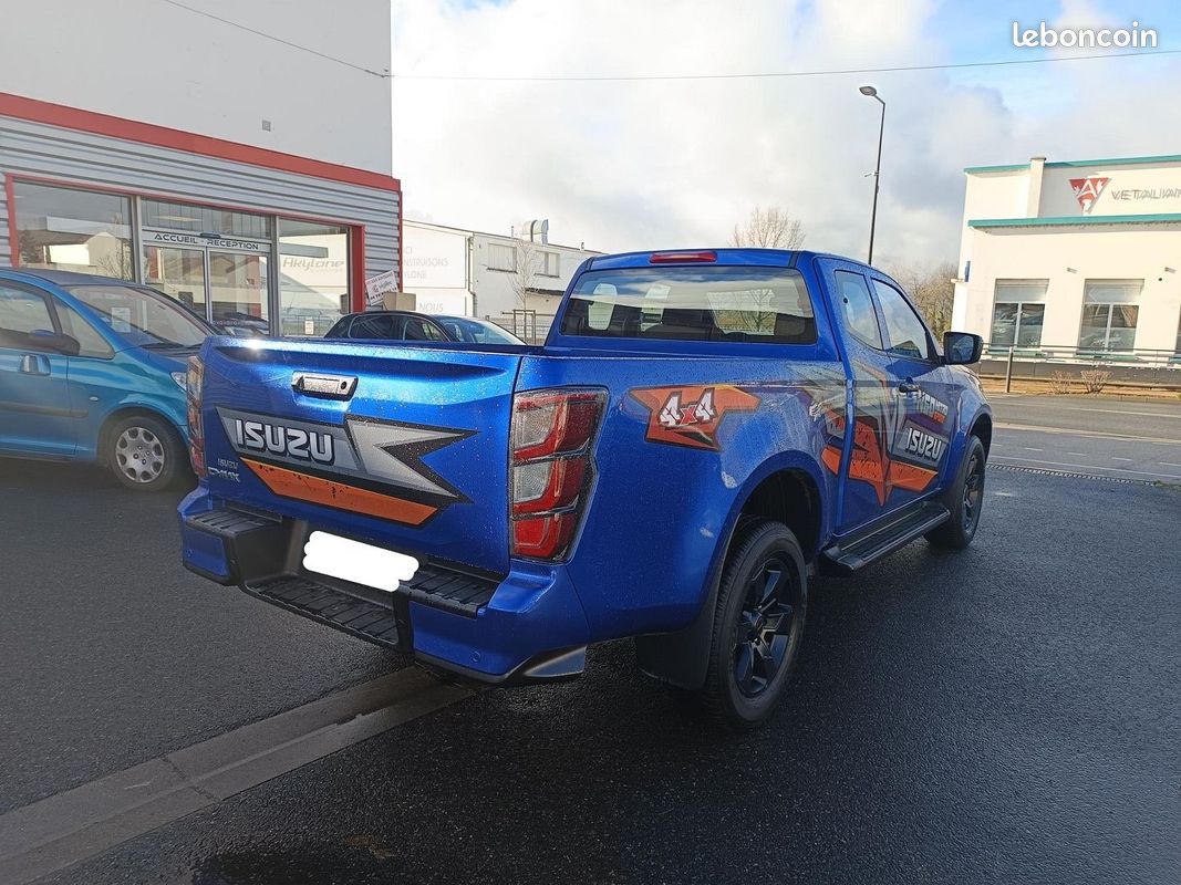 Isuzu D-MAX 1.9 DDI 164CH N60 NITRO SPORT SPACE A/T (image 3)