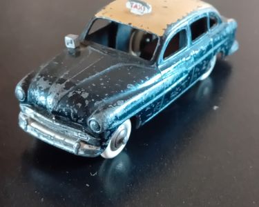 Dinky Toys Ancienne Ford Vedette #24Q – Très Bon état, Sans Boîte
