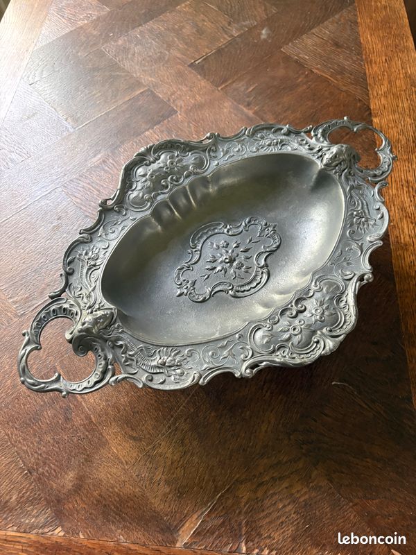 Coupe baroque en etain (image 1)