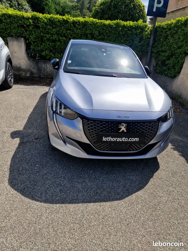 Peugeot e-208