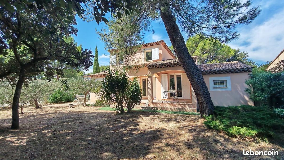 Maison 4 pièces 97 m² · à Les Angles · 97 m² · 1 290 €/mois