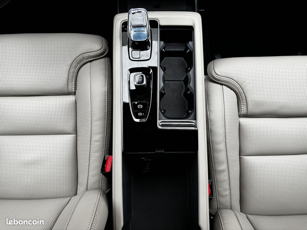 VOLVO XC90 T8 AWD Hybride Rechargeable 455 ch Geartronic 8 7pl Ultra Style Chrome (image 16)