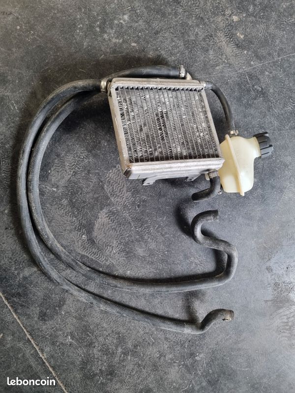Vase d'expansion avec radiateur et durites aprilia sr phase 2 (image 1)