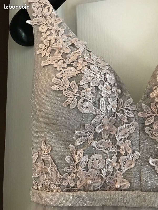 Robe de soirée longue et neuve (image 2)