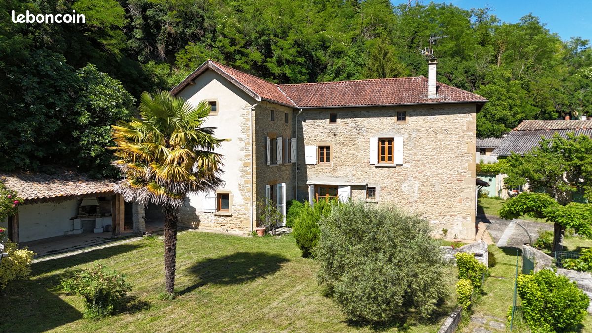 Maison 5 pièces 117 m² · à Anjou · 117 m² · 450 000 €