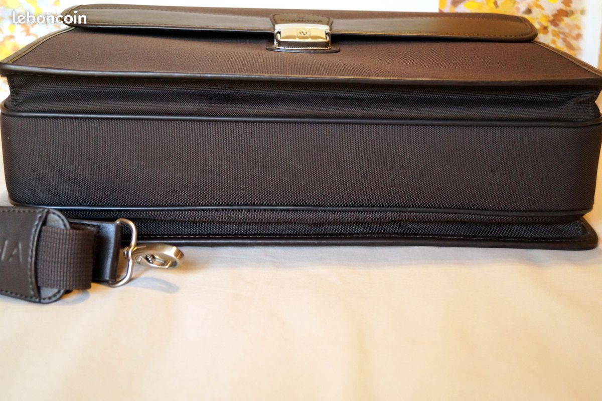 Sacoche Cartable 40x30x13 cm à soufflets passage anse valise