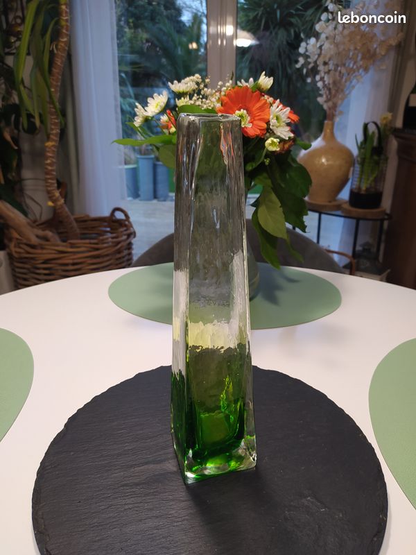 Vase artisanal (image 1)