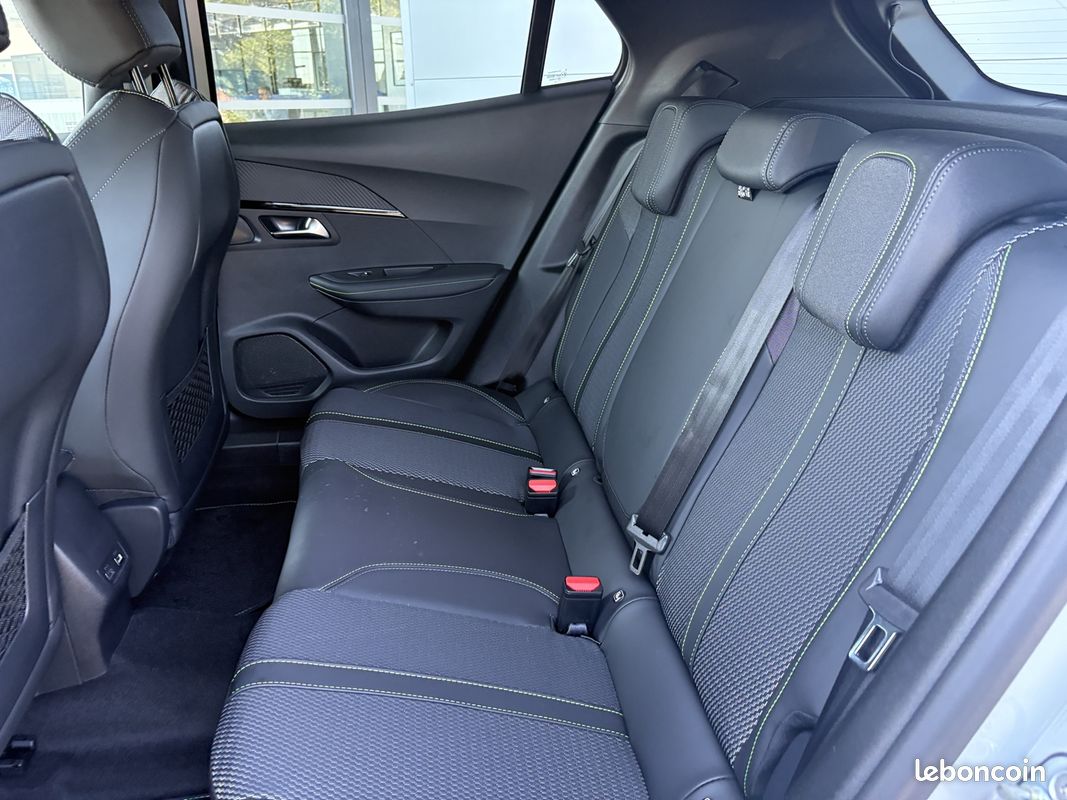Peugeot 2008 1.2 HYBRID 145CH GT E-DCS6 (image 9)