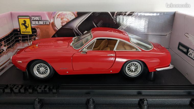 Ferrari Hot Wheels 1:18 Ferrari 250 GT Berlinetta Neuve dans sa Boîte