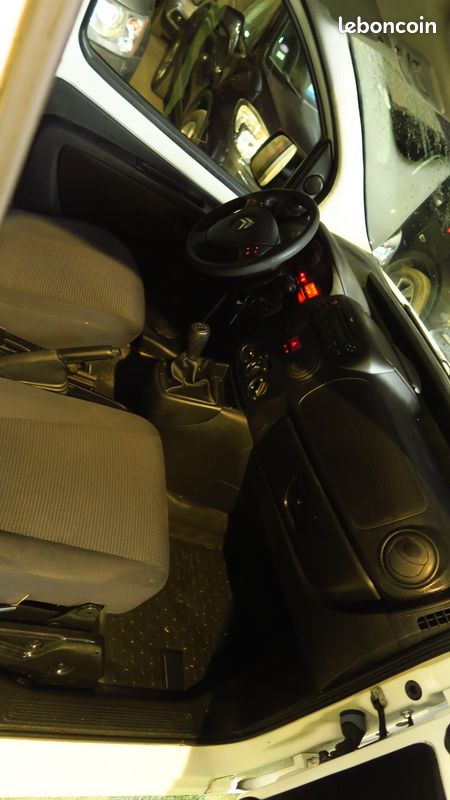 CITROËN Nemo 1.3 HDi Fourgon 16V 80 cv club (image 5)