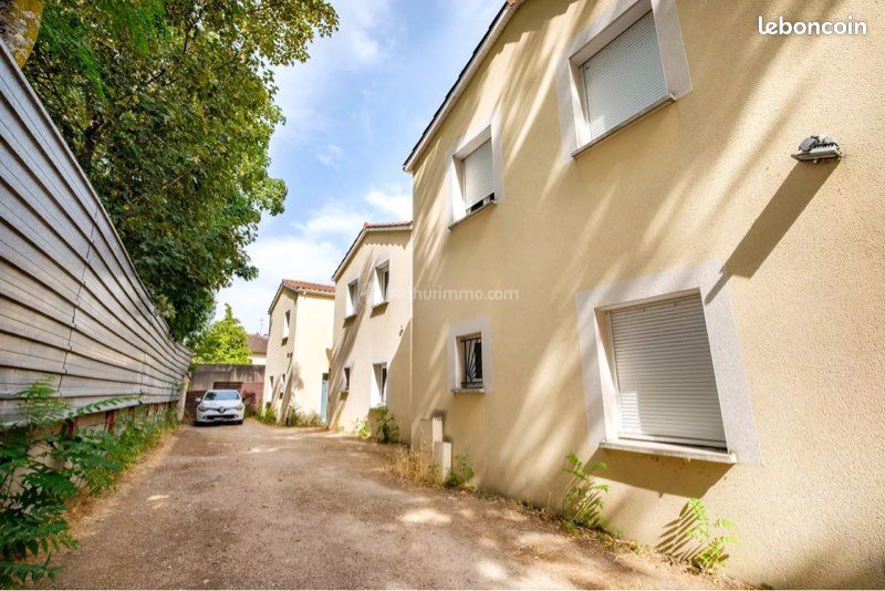 Maison 16 pièces 360 m² · à Villeurbanne · 360 m² · 1 500 000 €
