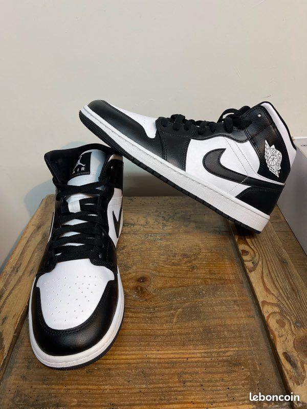 Chaussure Air Jordan Noir Et Blanche JORDAN AIR JORDAN LOW PANDA