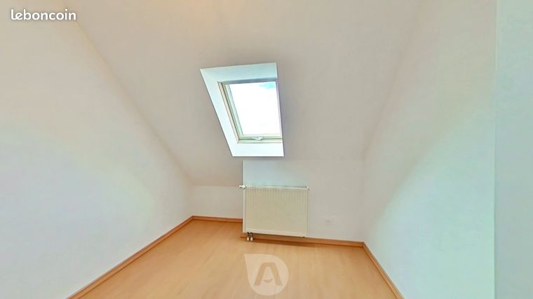 https://img.leboncoin.fr/api/v1/lbcpb1/images/76/2d/7b/762d7b883bd395fdd3bcb9abe7c7d5c4dae8317d.jpg?rule=ad-image