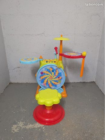 TOBBOMEY Kit De Batterie Jouet Simulée Pour Tout-Petits – 7 Pièces, Baguettes Bois, Effets Sonores Variés – Développe Le Rythme Et La Coordination – Cadeau Musical Dès 2 Ans