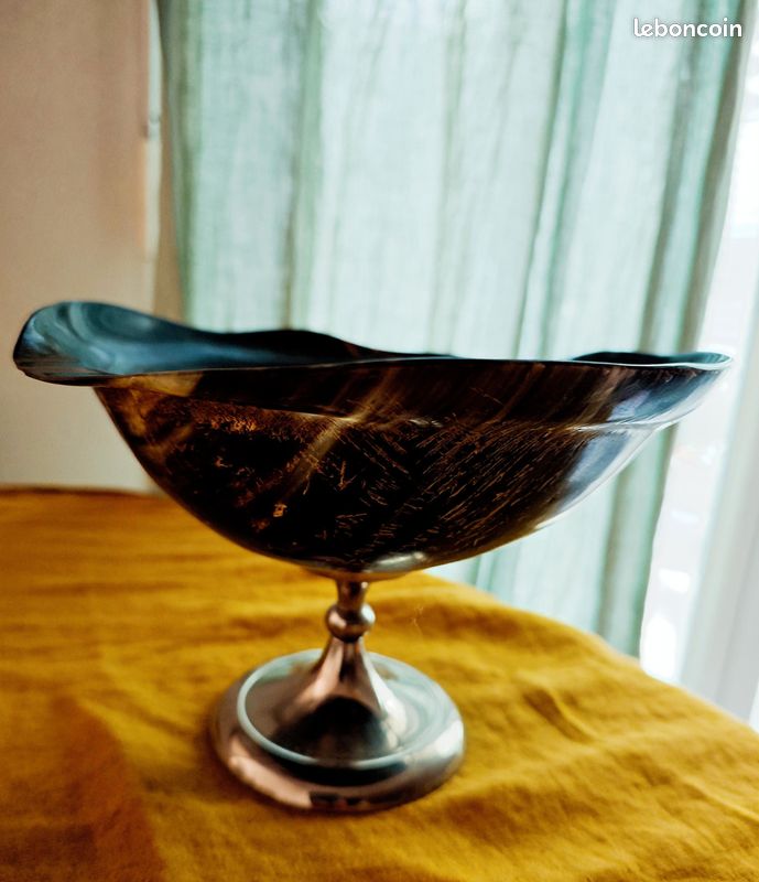 A coupe ou vide poches en corne naturelle et pied couleur argent marque "zara home " (image 1)