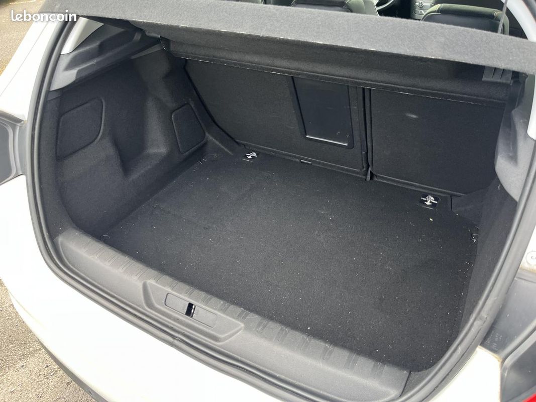 PEUGEOT 308 1.2 PureTech 130ch E6.3 S&S Tech Edition - Distri ok - Suivi Peugeot (image 18)