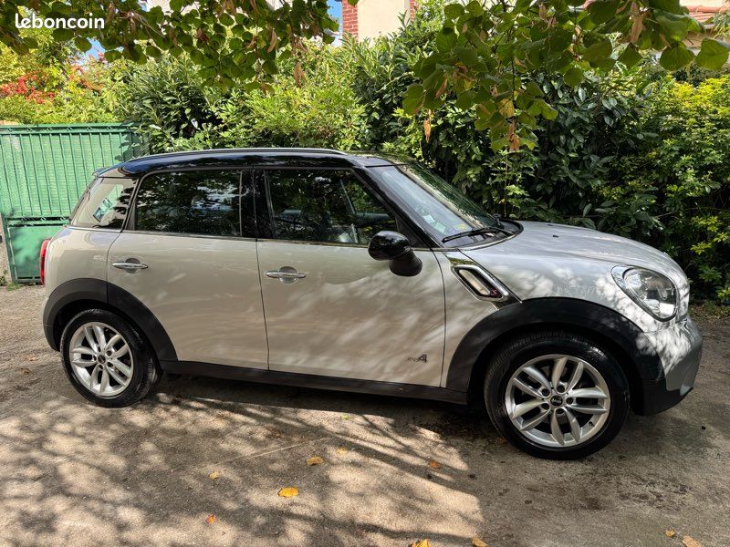Mini country cooper S 2012 faible kilométrage (image 2)