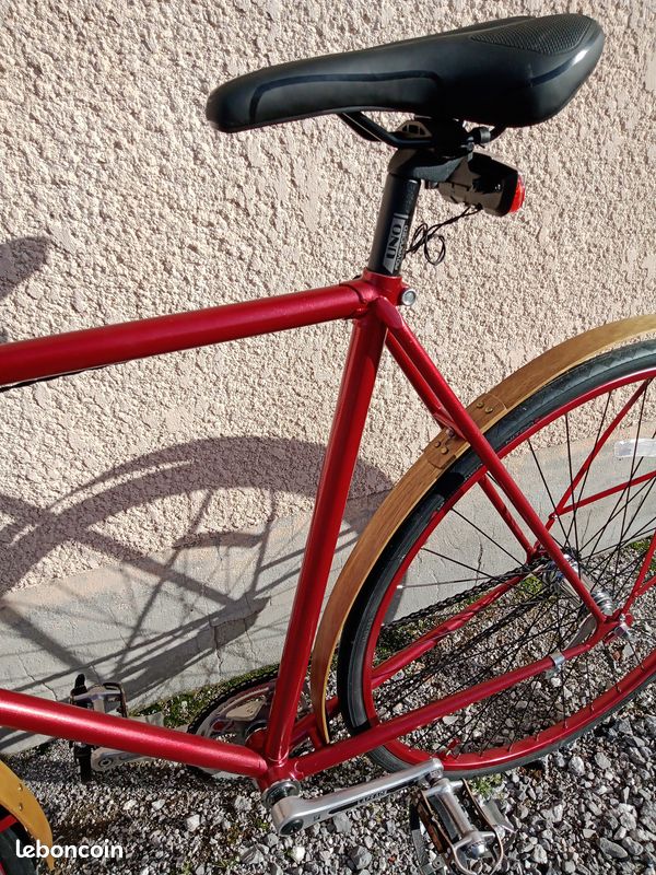 Fourche vélo ancien 650 / 26 pouces a tasseaux et tirage central pivot