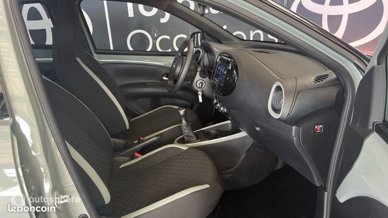 Toyota Aygo X 1.0 VVT-i 72ch Design MY24 (image 15)