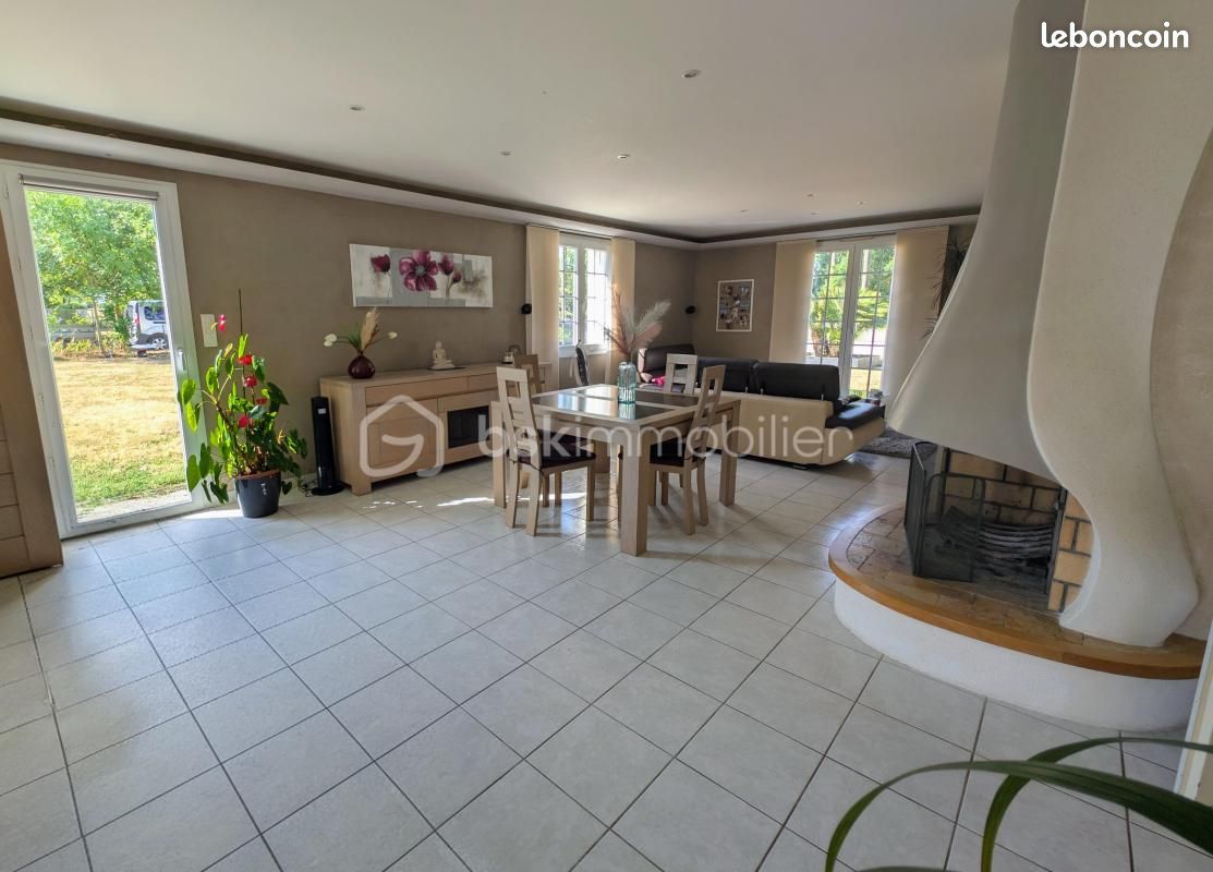 Maison 6 pièces 163 m² · à Le Loroux-Bottereau · 163 m² · 360 000 €