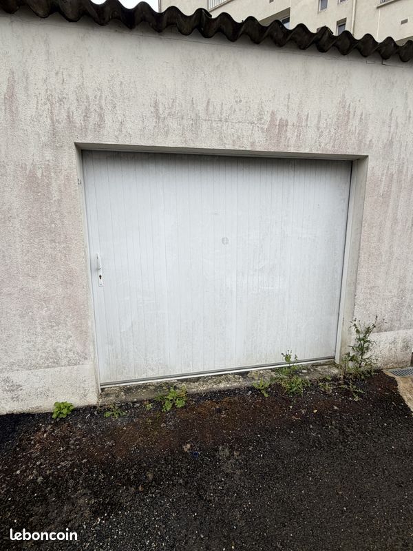 Parking/box Morlaix · 12 160 €