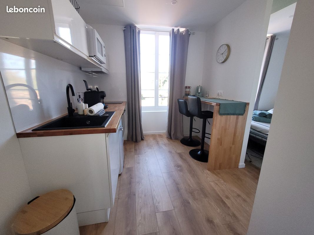 Appartement 2 pièces 16 m² · à Saint-Jean-d'Angély · 16 m² · 350 €