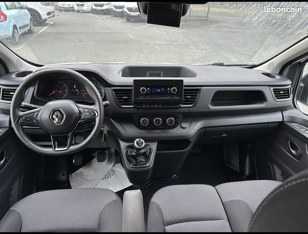 Renault Trafic CONFORT L2H1 CABINE APPROFONDIE 2L DCI 150 (image 9)