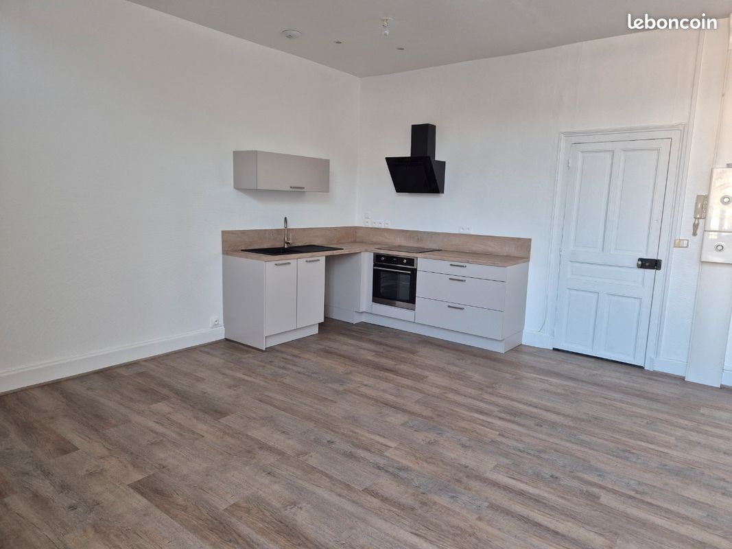 Appartement 2 pièces 43 m² · à Moulins · 43 m² · 570 €/mois