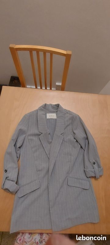 Vends blazers et doudoune (image 4)