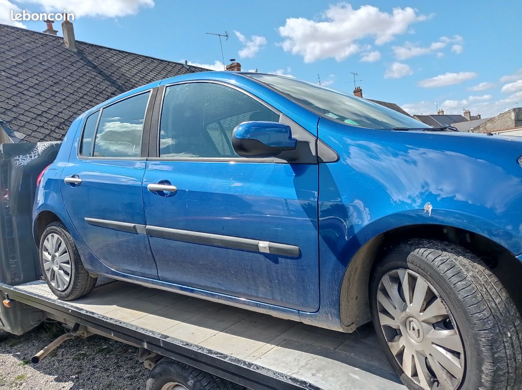 Renault Clio 3 essence 1,2L pièces détachées (image 1)