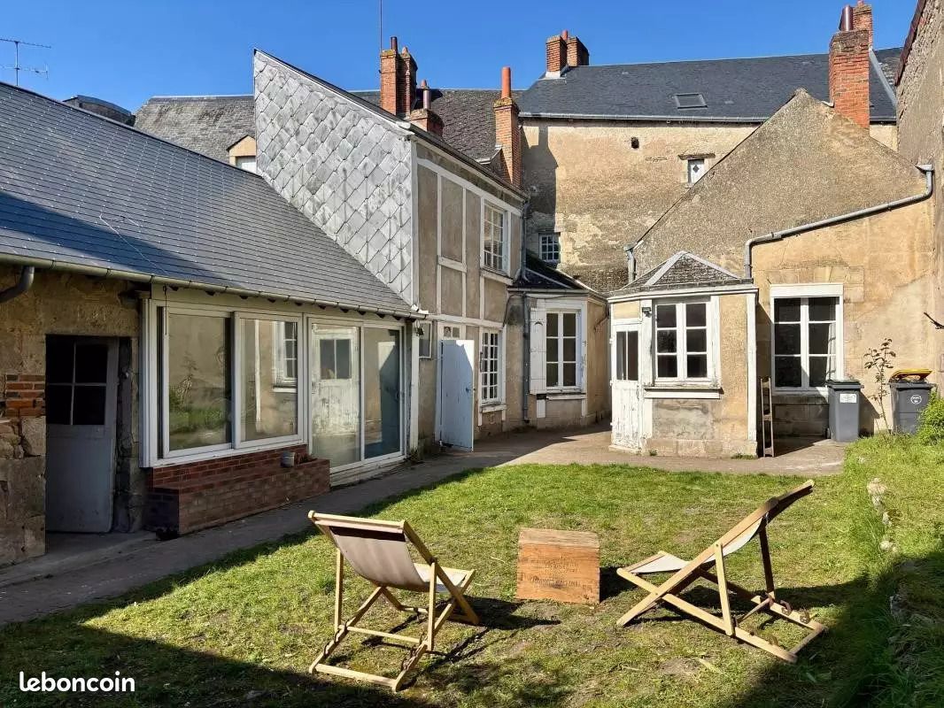 Maison 7 pièces 190 m² · à Fay-aux-Loges · 190 m² · 299 500 €