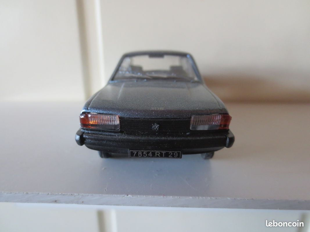 Peugeot 305 Taxi Barcelone – Miniature 1/43 Minimini Label 43, Noir Et Jaune
