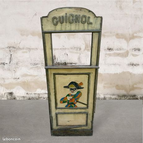 Lot De Têtes Anciennes En Plâtre Pour Marionnettes - Guignol Et Gendarme - Circa 1930
