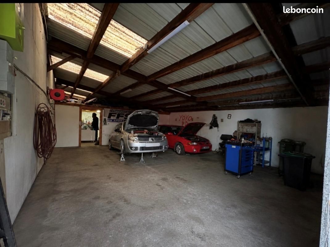 Parking 72 m² · à Pontarlier · 72 m² · 72 000 €