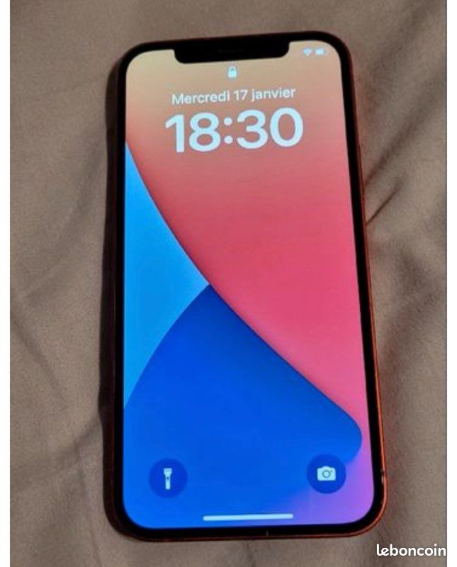 IPhone 12 très bon état (image 1)